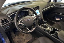 sininen Ford Mondeo 2016 kuva 3.