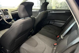 sininen Ford Mondeo 2016 kuva 4.