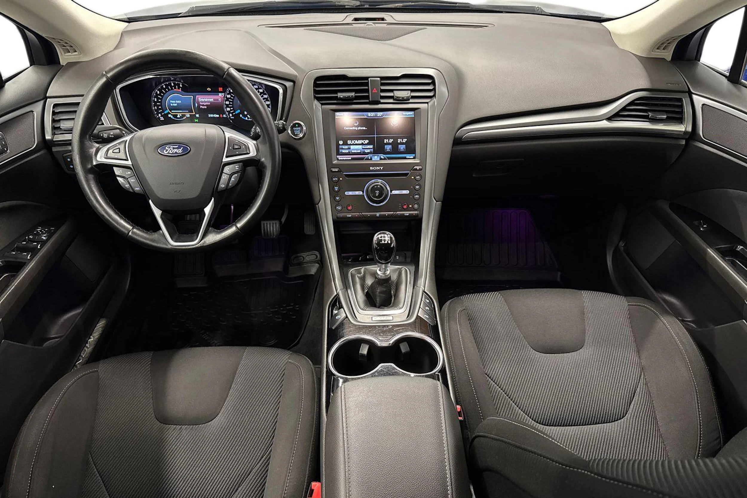 sininen Ford Mondeo 2016 kuva 7.