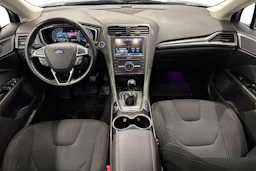 sininen Ford Mondeo 2016 kuva 7.