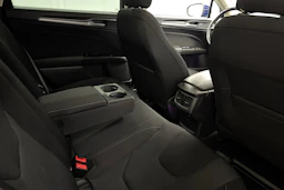 sininen Ford Mondeo 2016 kuva 15.