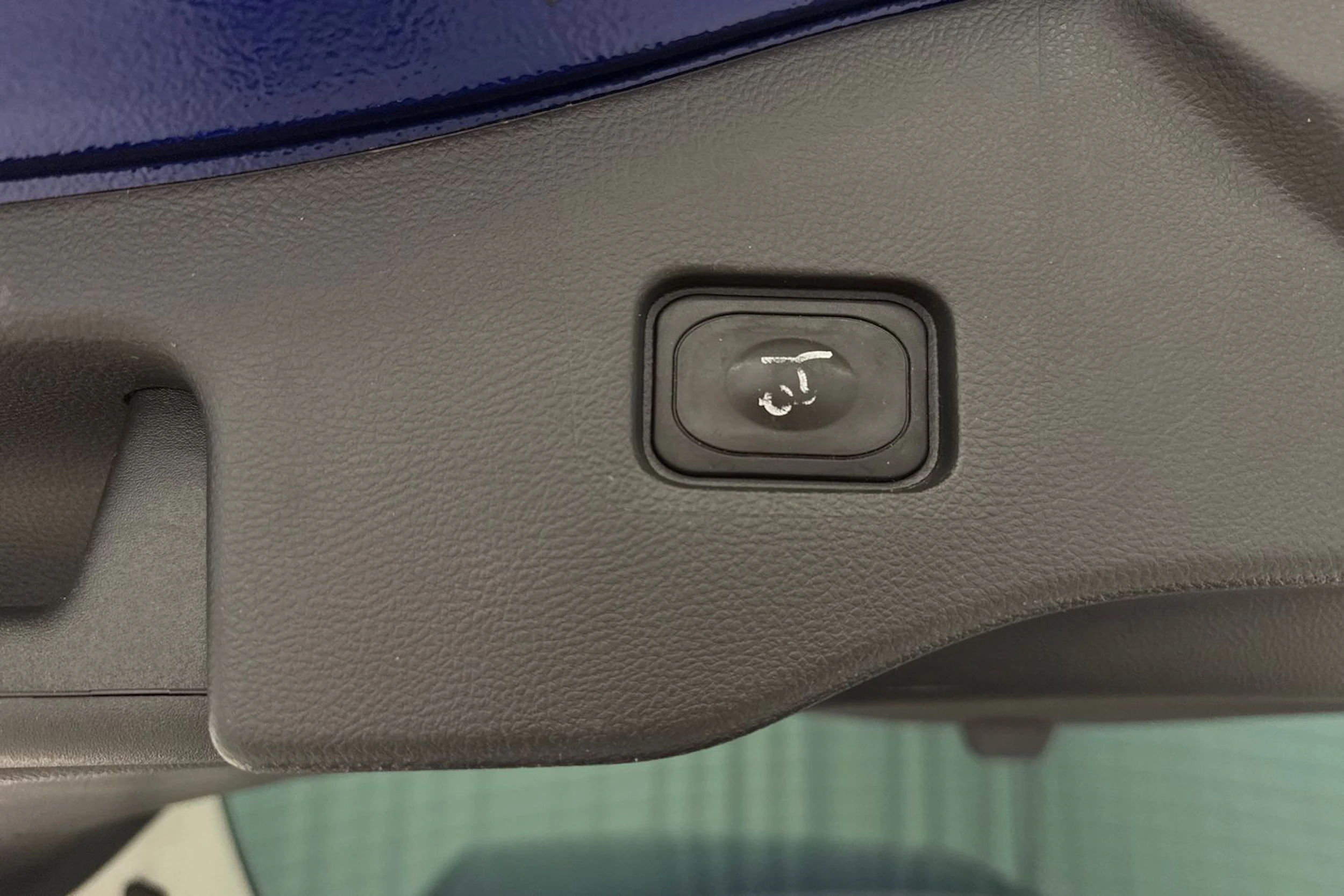 sininen Ford Mondeo 2016 kuva 17.