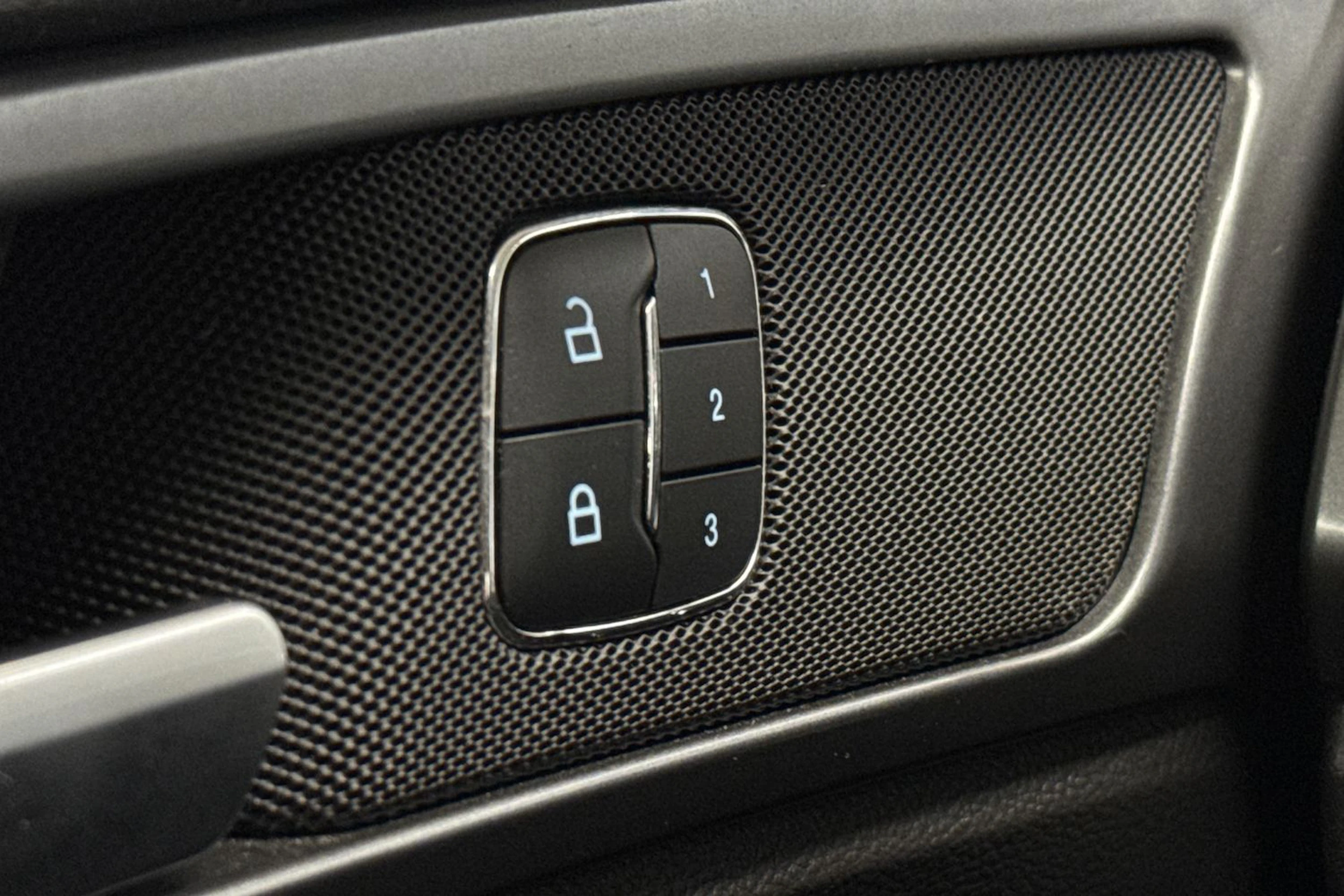 sininen Ford Mondeo 2016 kuva 19.
