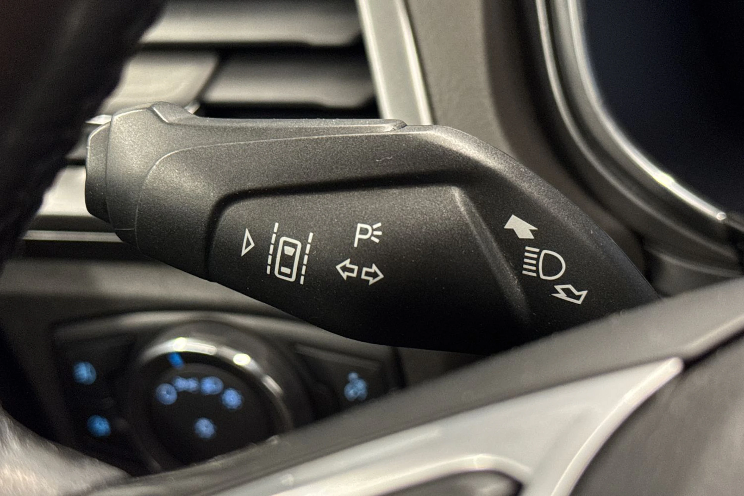 sininen Ford Mondeo 2016 kuva 21.