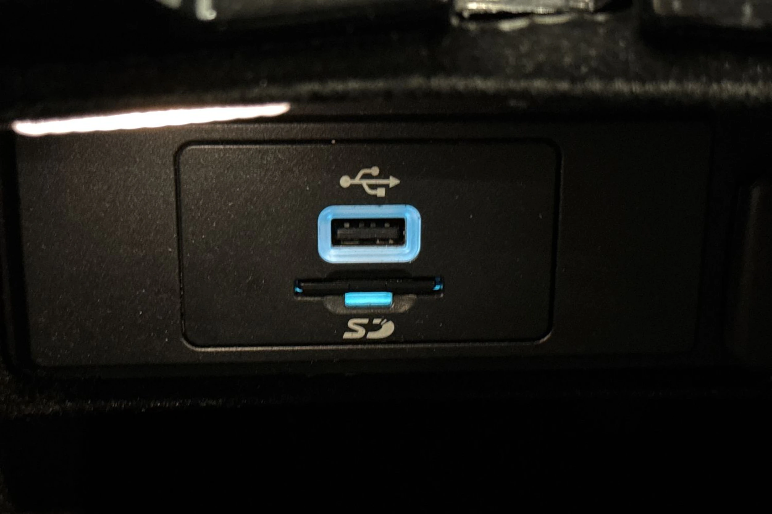 sininen Ford Mondeo 2016 kuva 34.