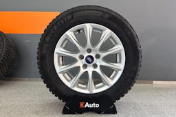 punainen Ford Mondeo 2016 kuva 11.