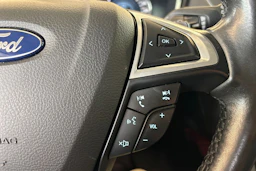 punainen Ford Mondeo 2016 kuva 15.