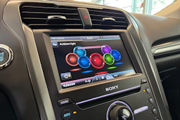 punainen Ford Mondeo 2016 kuva 17.