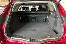 punainen Ford Mondeo 2016 kuva 22.