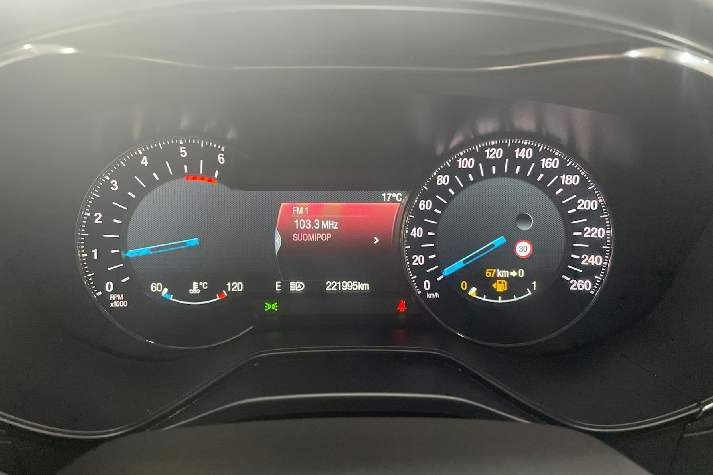 Harmaa Ford MONDEO 2016 kuva 17.