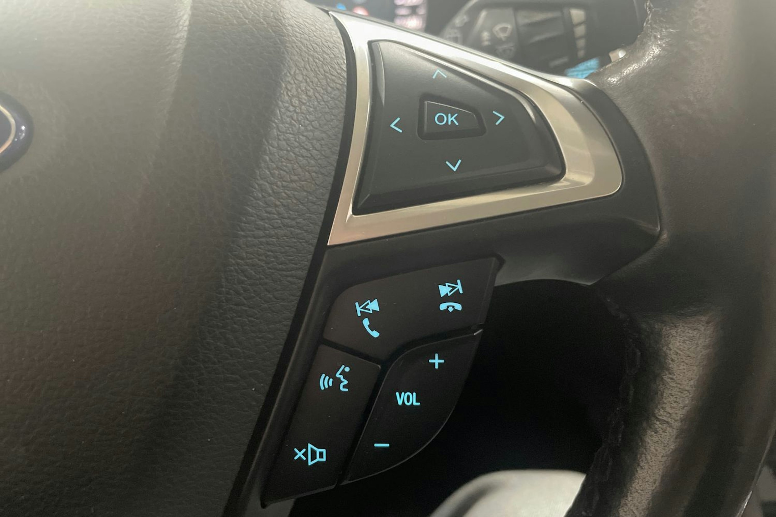 Harmaa Ford MONDEO 2016 kuva 22.