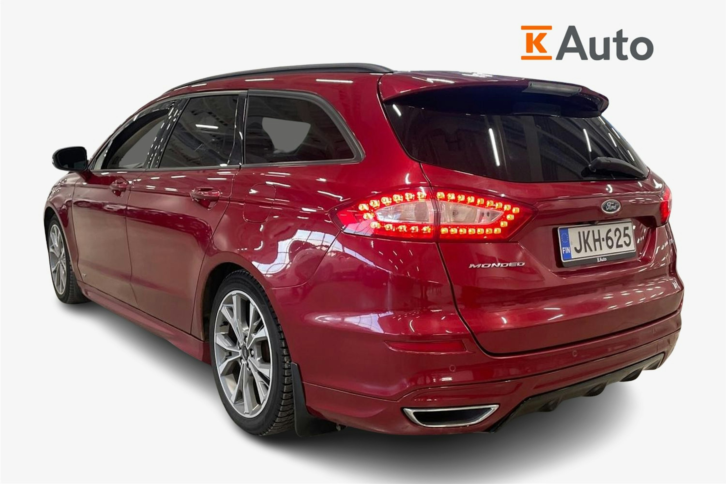 punainen Ford Mondeo 2016 kuva 2.