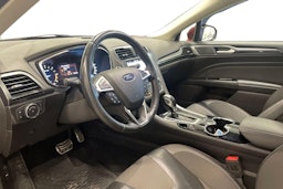 punainen Ford Mondeo 2016 kuva 6.