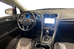 punainen Ford Mondeo 2016 kuva 7.