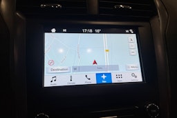 punainen Ford Mondeo 2016 kuva 21.