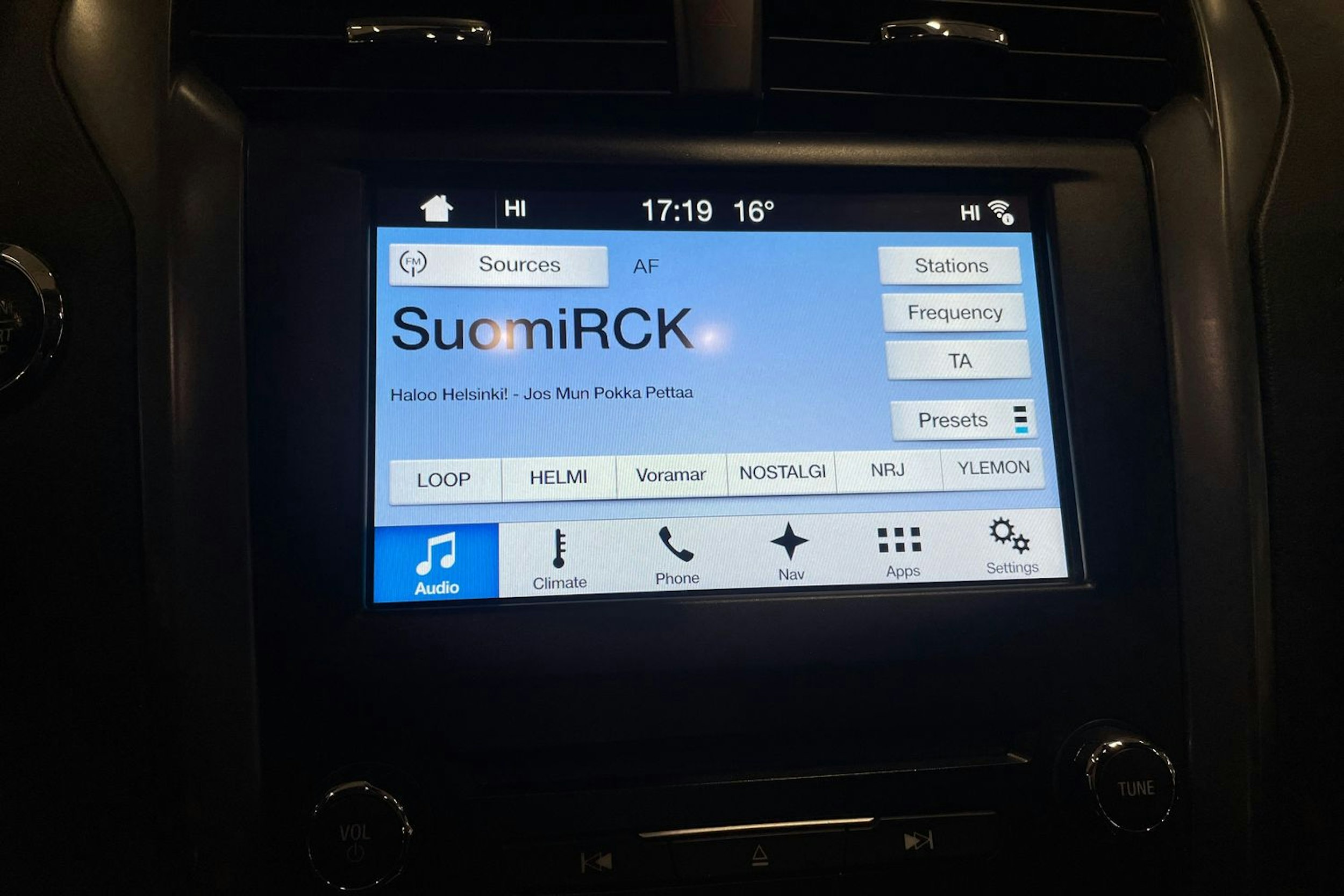 punainen Ford Mondeo 2016 kuva 23.