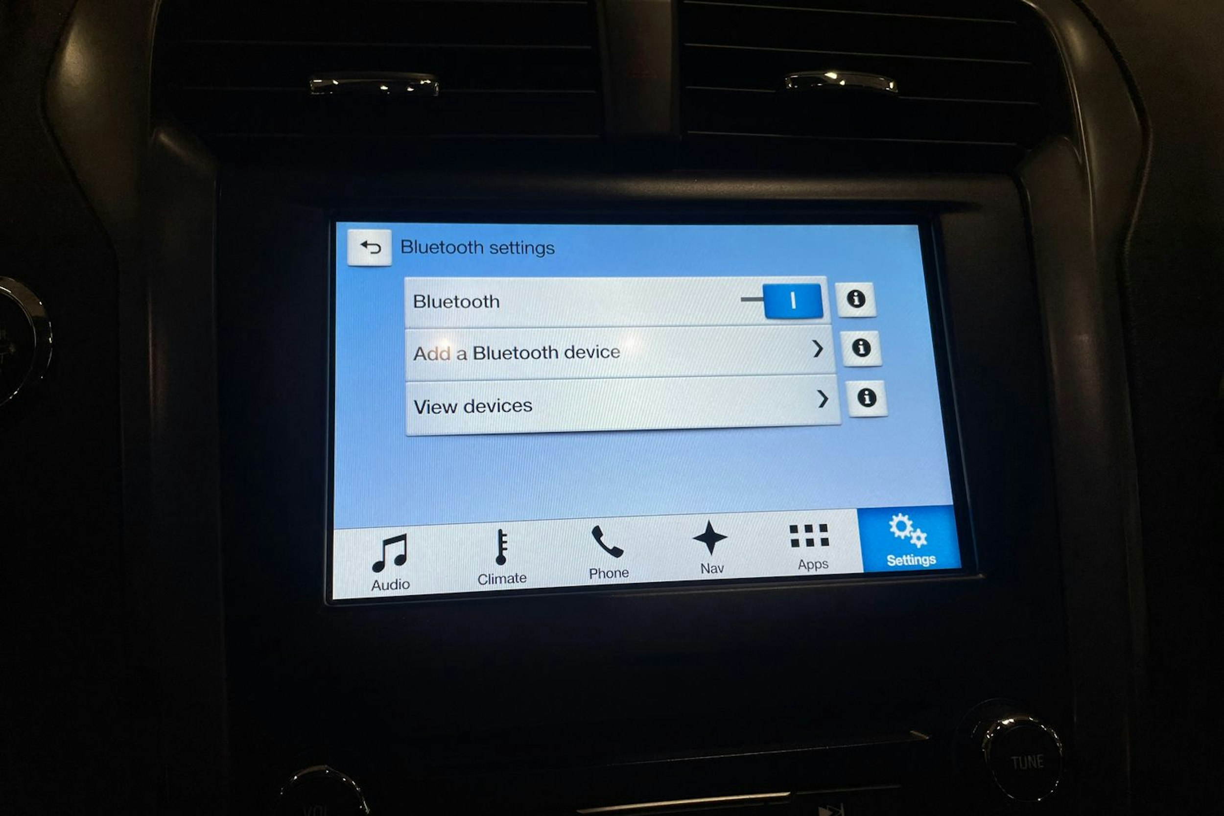 punainen Ford Mondeo 2016 kuva 24.