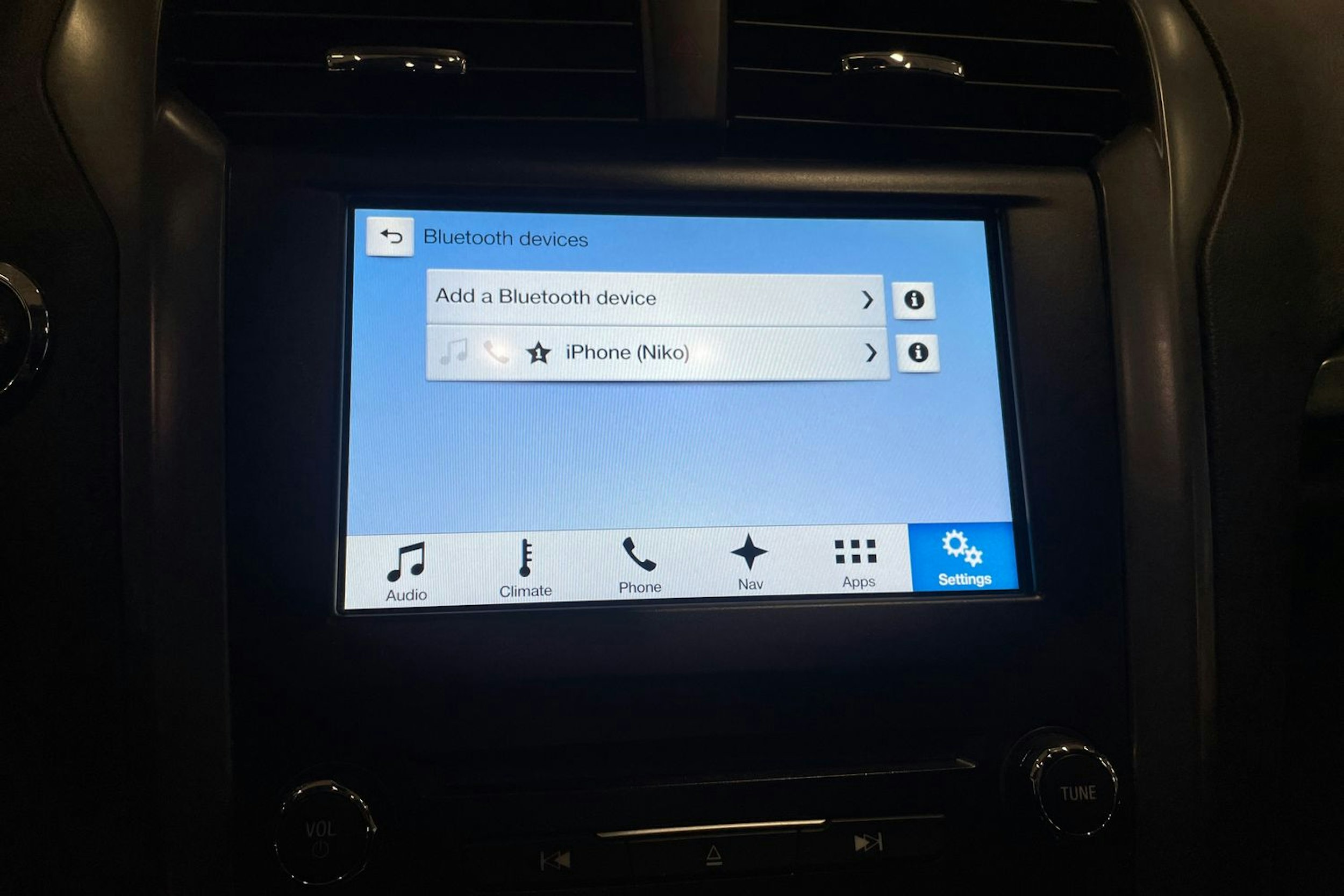 punainen Ford Mondeo 2016 kuva 25.