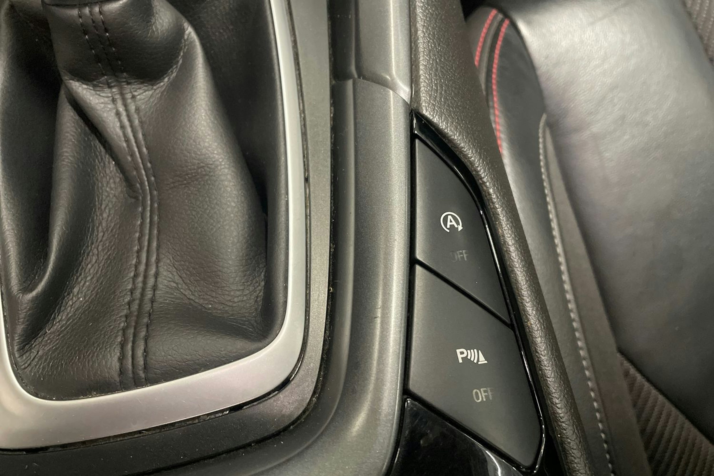 punainen Ford Mondeo 2016 kuva 29.