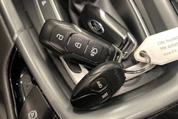 punainen Ford Mondeo 2016 kuva 30.