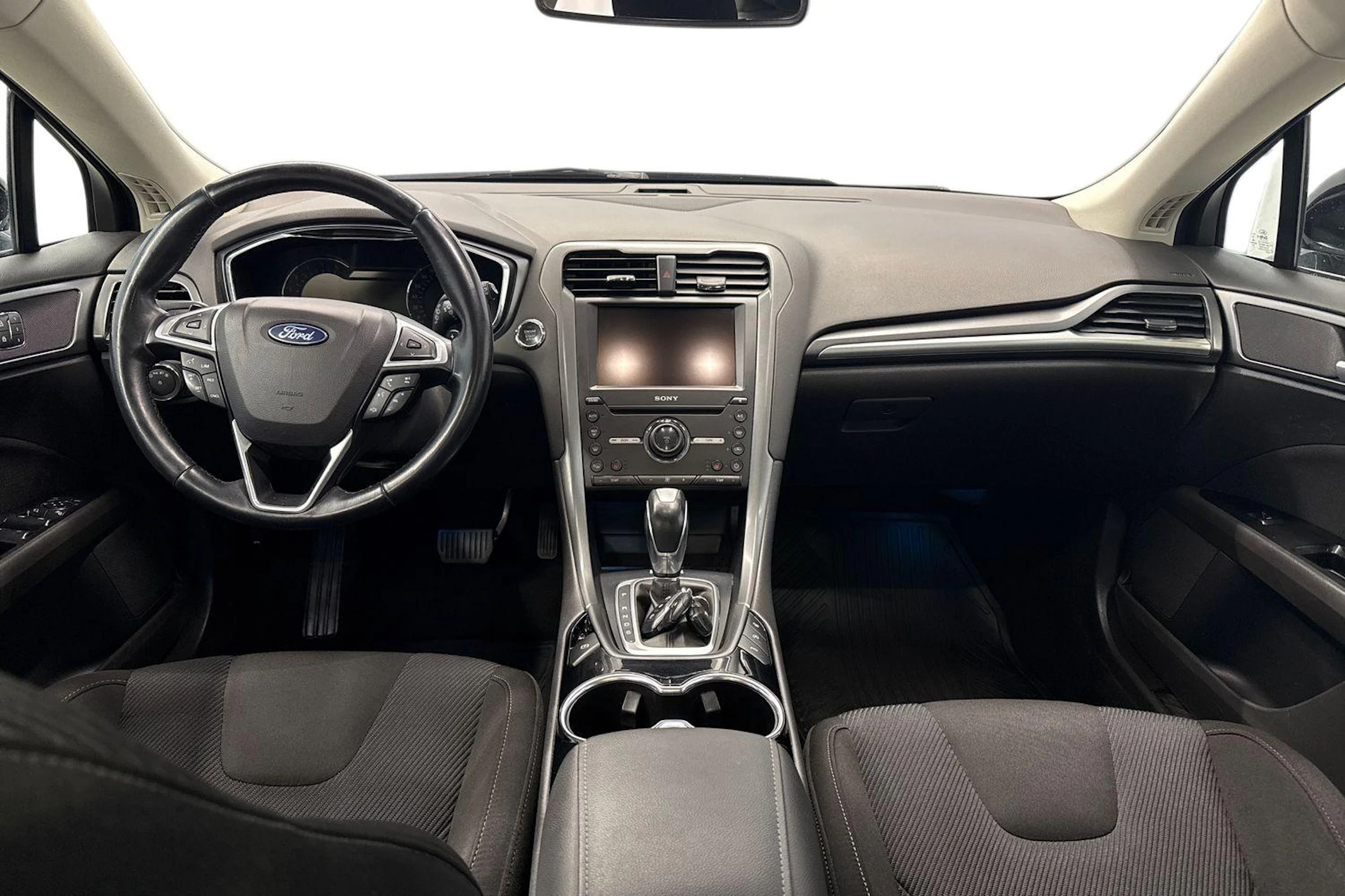 musta Ford Mondeo 2016 kuva 9.