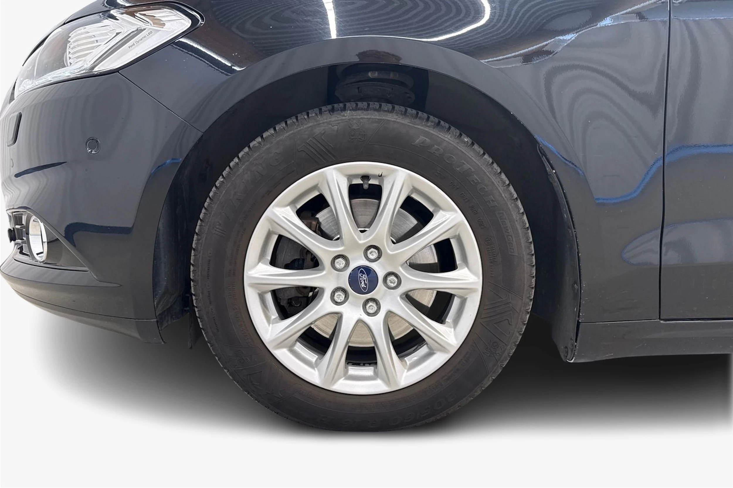 musta Ford Mondeo 2016 kuva 12.