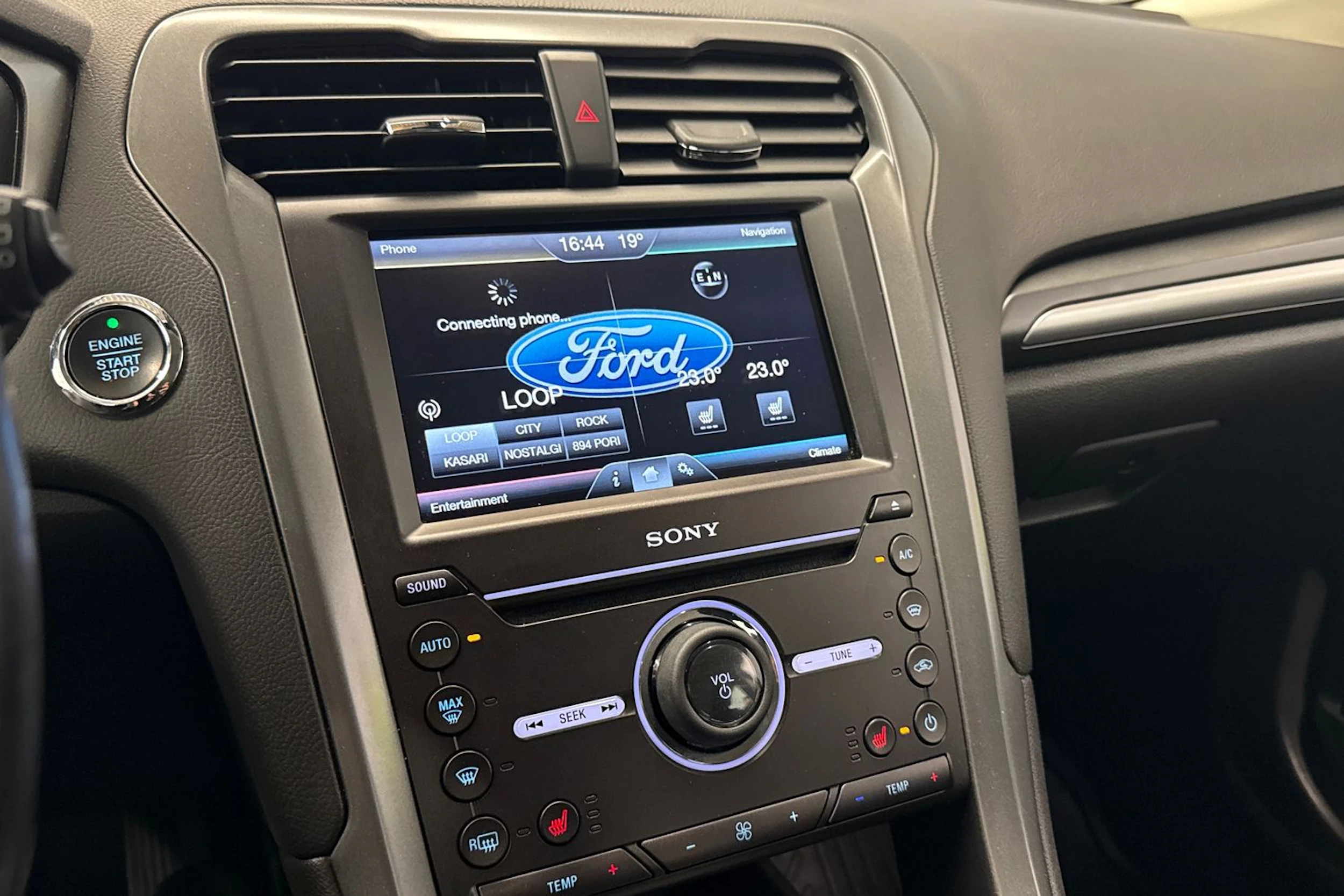 musta Ford Mondeo 2016 kuva 20.