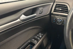 musta Ford Mondeo 2016 kuva 23.
