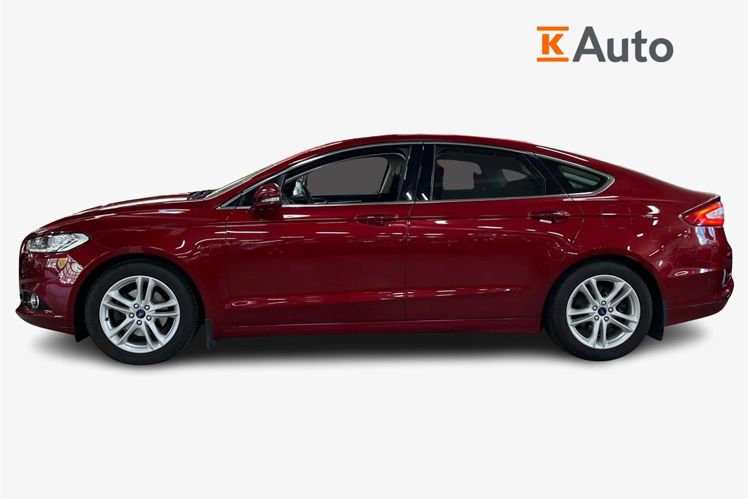 Punainen Ford MONDEO 2016 kuva 5.
