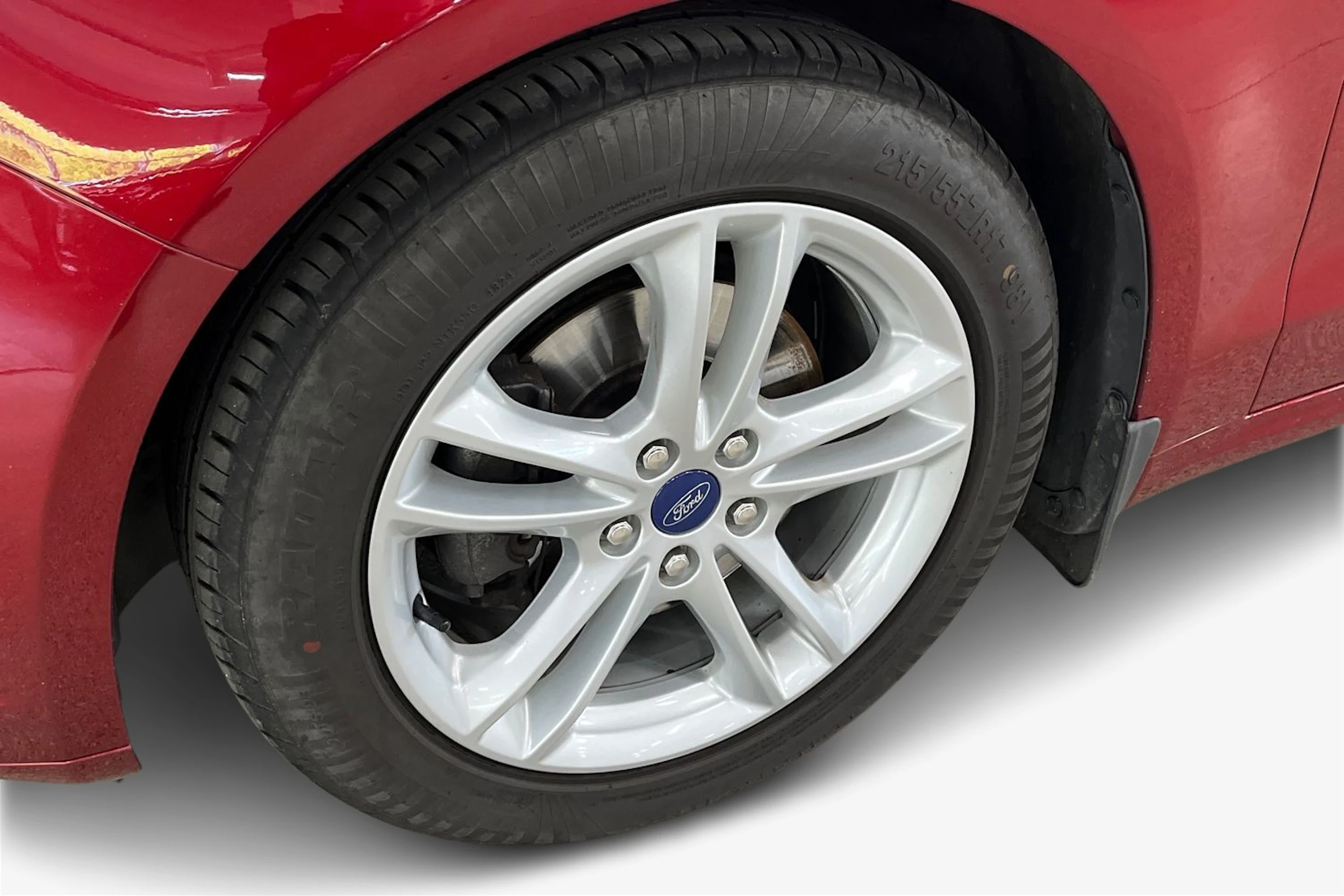 Punainen Ford MONDEO 2016 kuva 9.