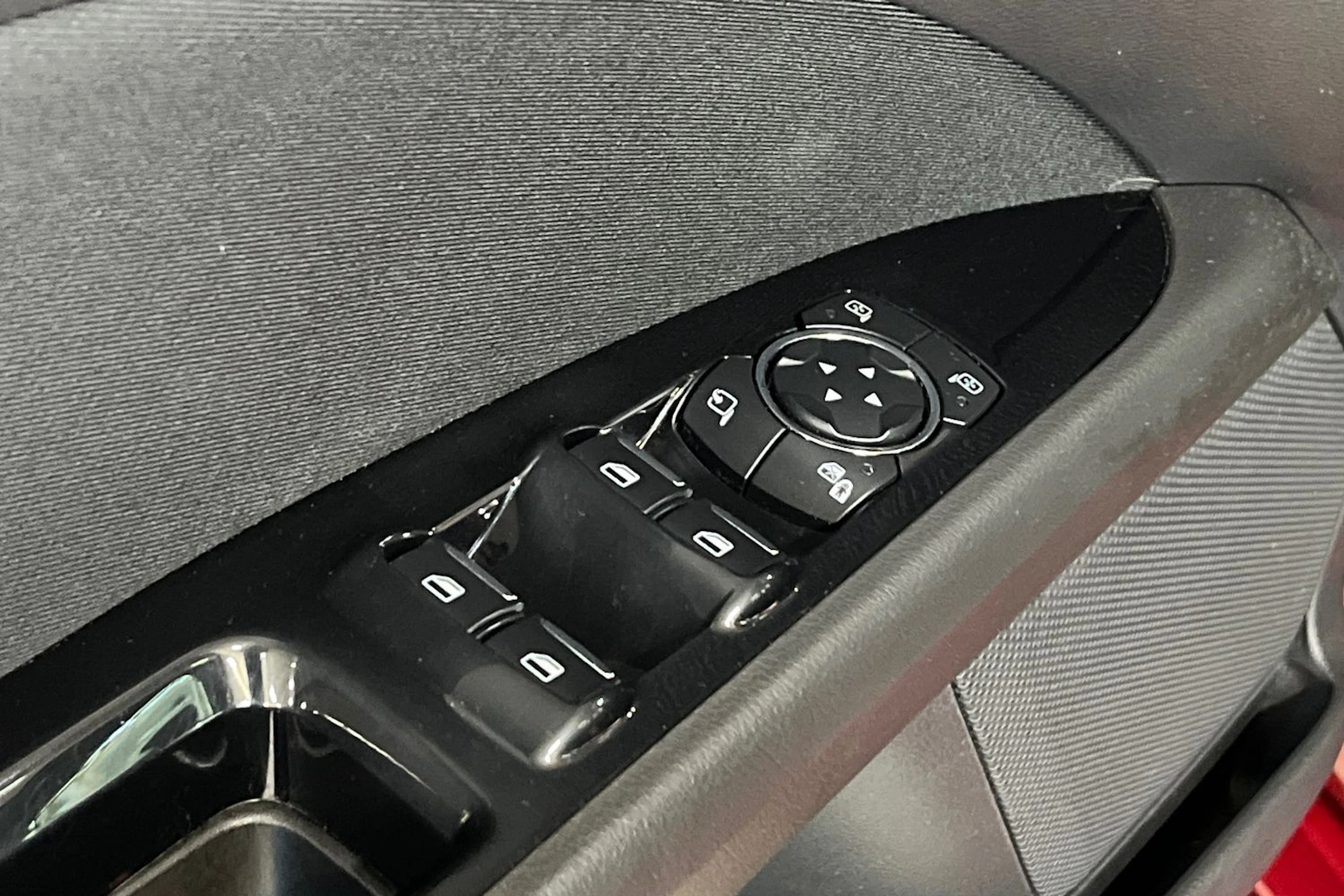 Punainen Ford MONDEO 2016 kuva 14.