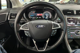 Punainen Ford MONDEO 2016 kuva 18.