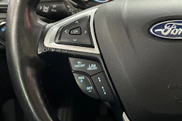 Punainen Ford MONDEO 2016 kuva 19.