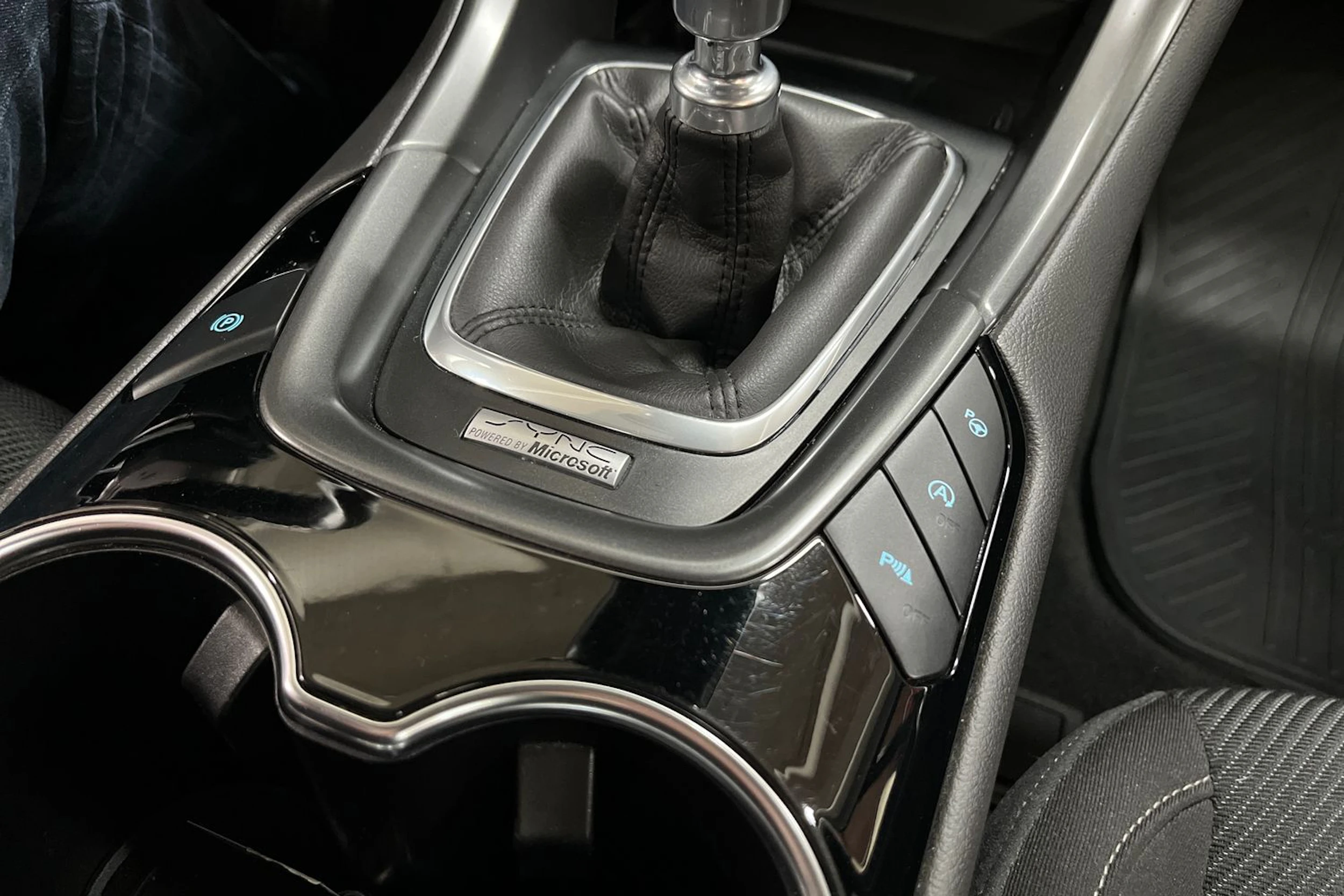 Punainen Ford MONDEO 2016 kuva 21.
