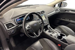 musta Ford Mondeo 2016 kuva 6.