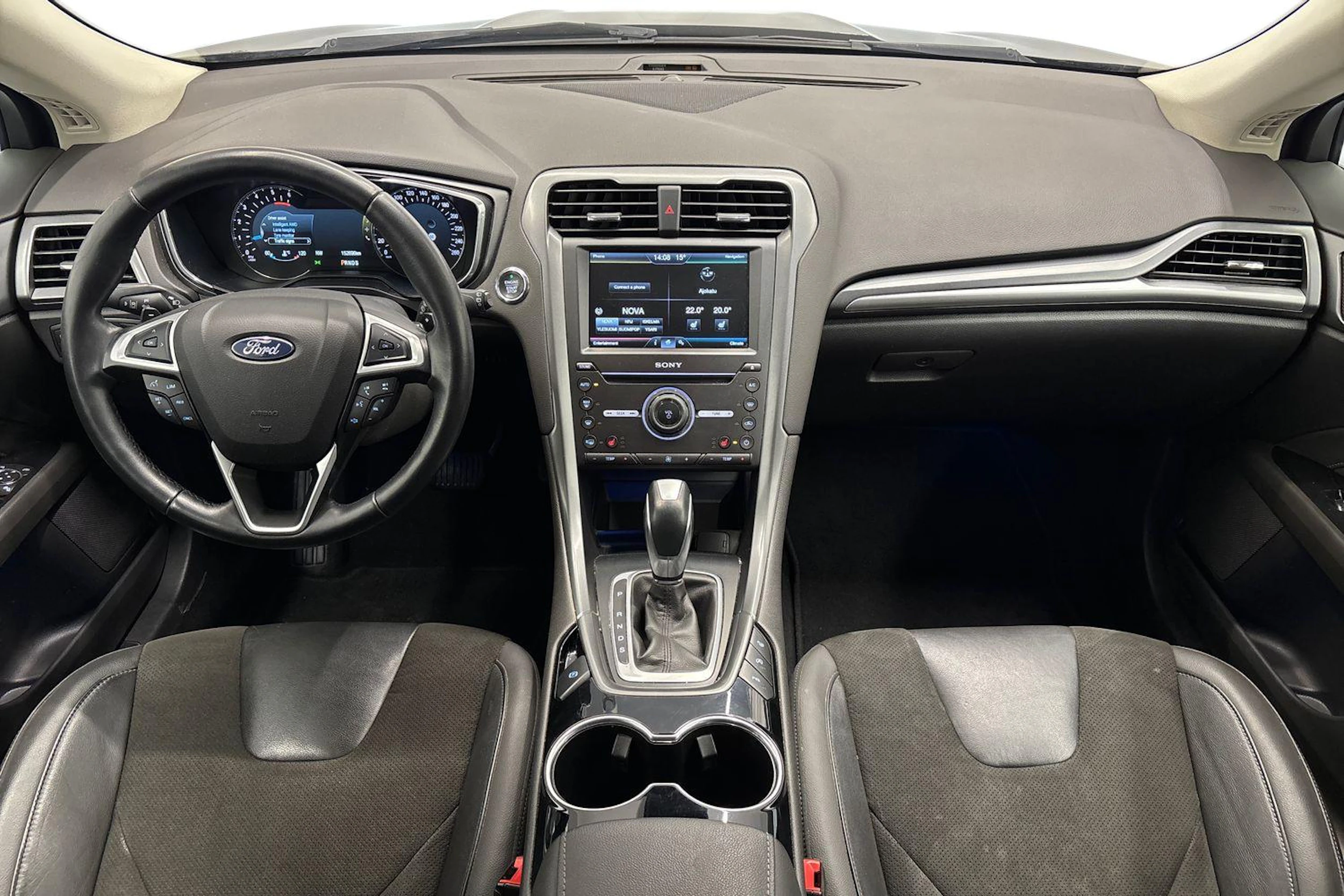 musta Ford Mondeo 2016 kuva 7.