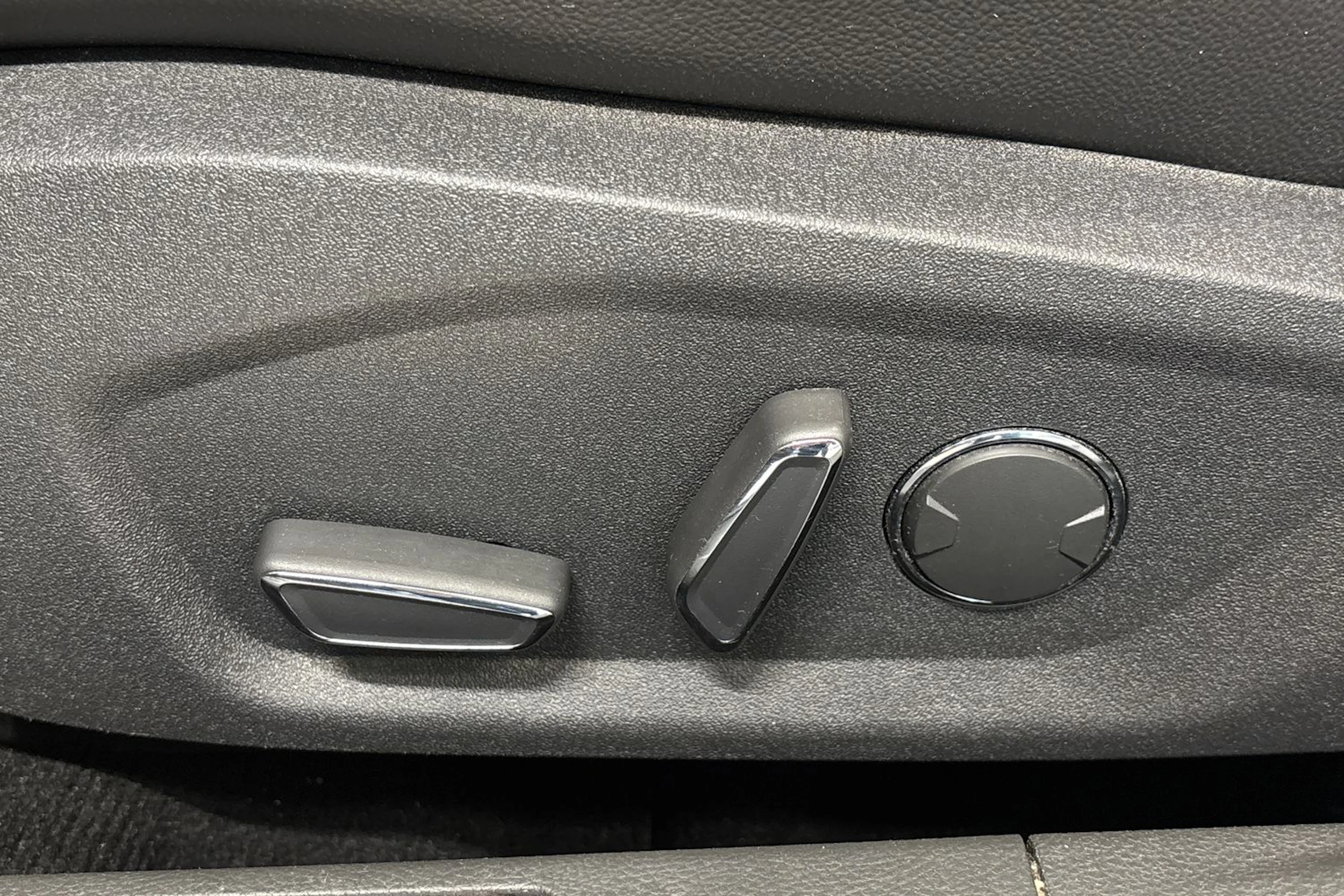 musta Ford Mondeo 2016 kuva 12.