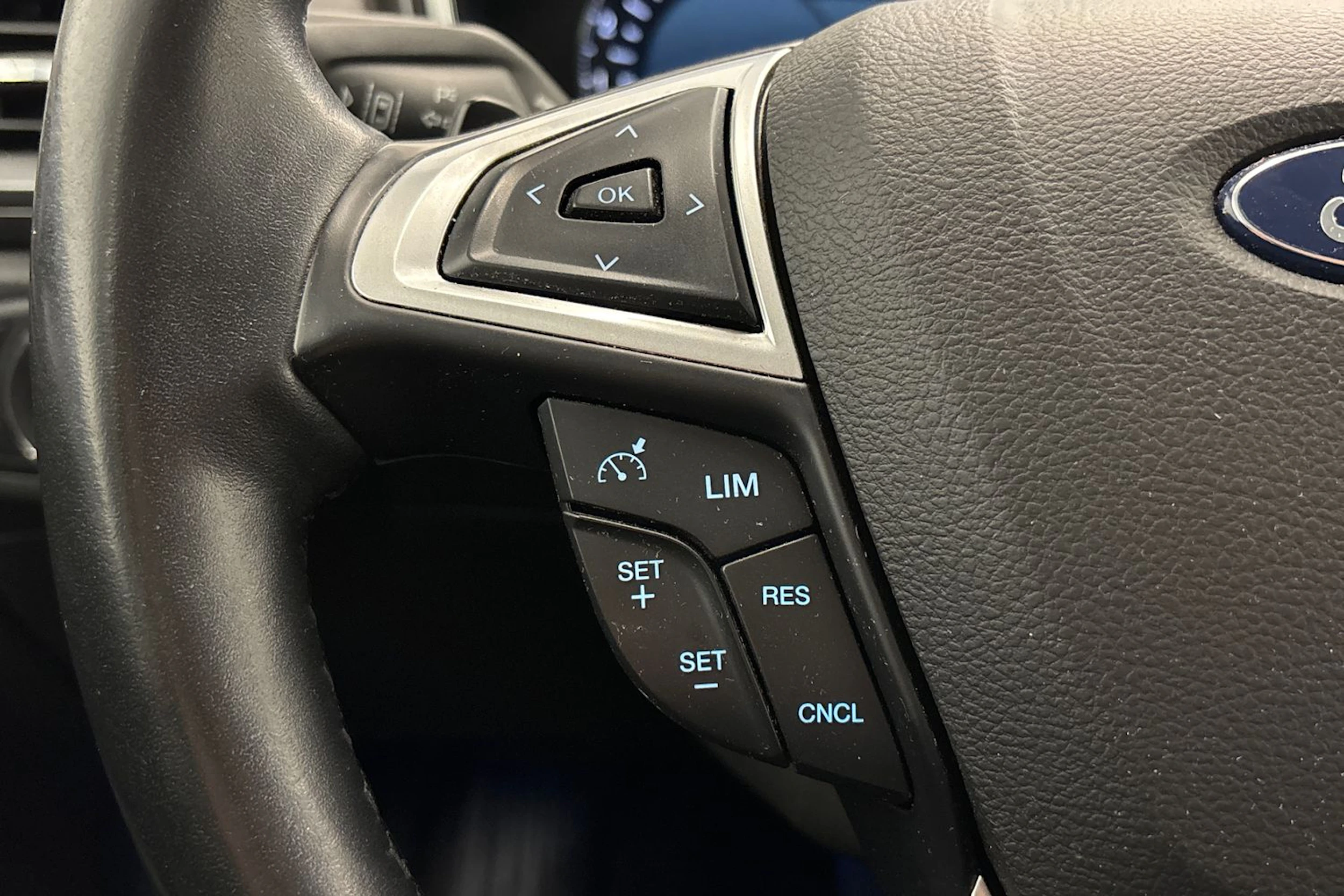 musta Ford Mondeo 2016 kuva 14.