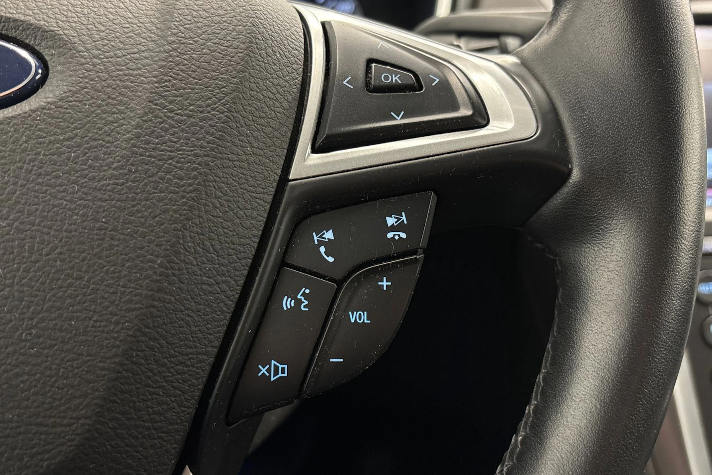 musta Ford Mondeo 2016 kuva 15.