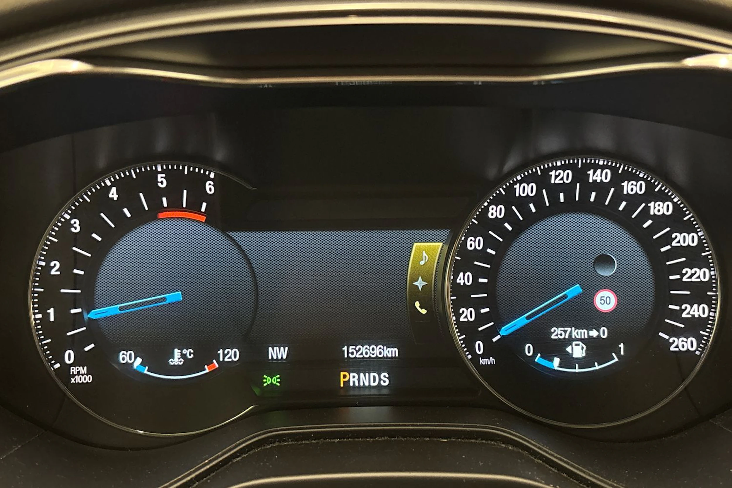 musta Ford Mondeo 2016 kuva 16.