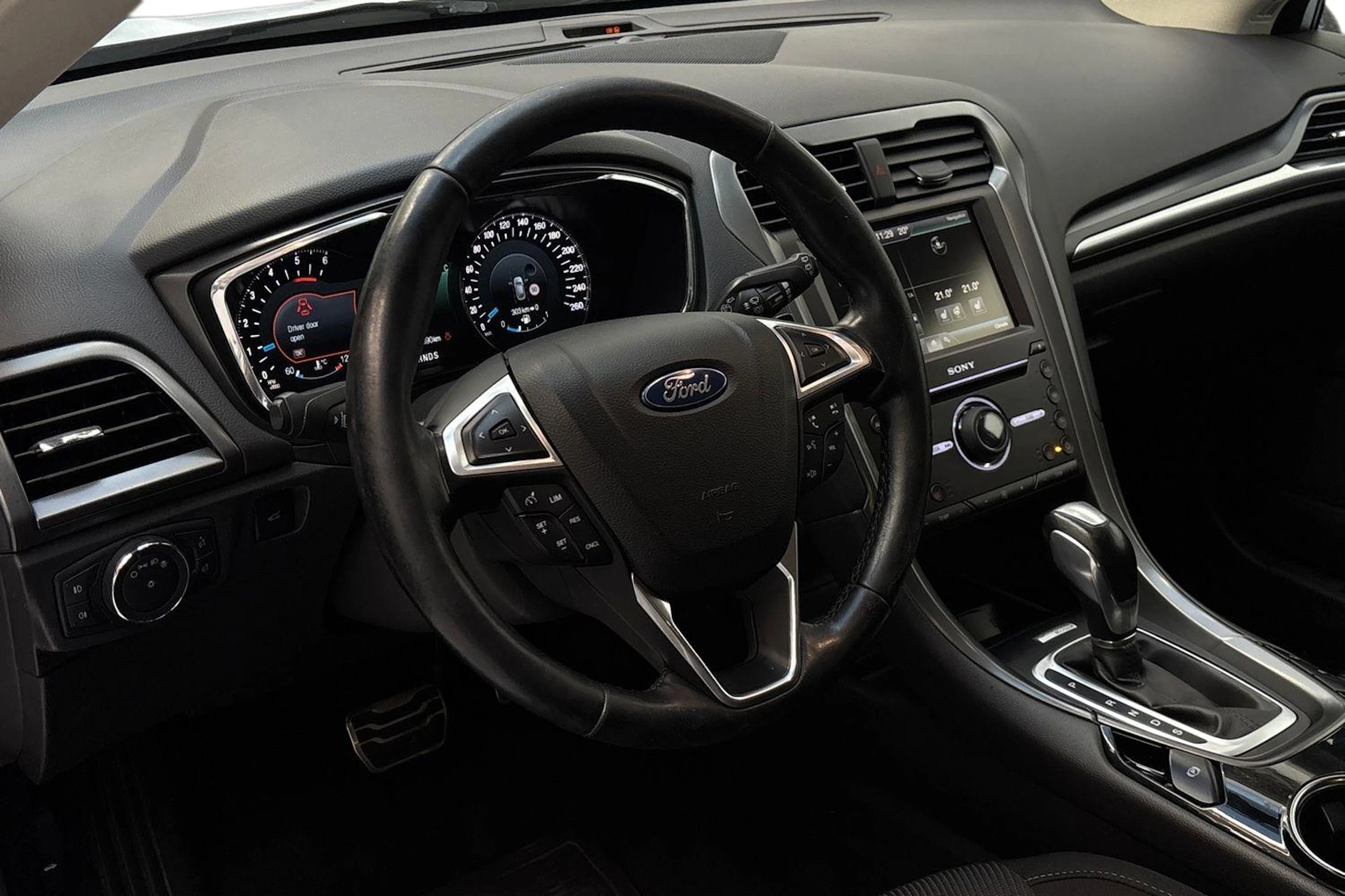 Valkoinen Ford MONDEO 2016 kuva 6.