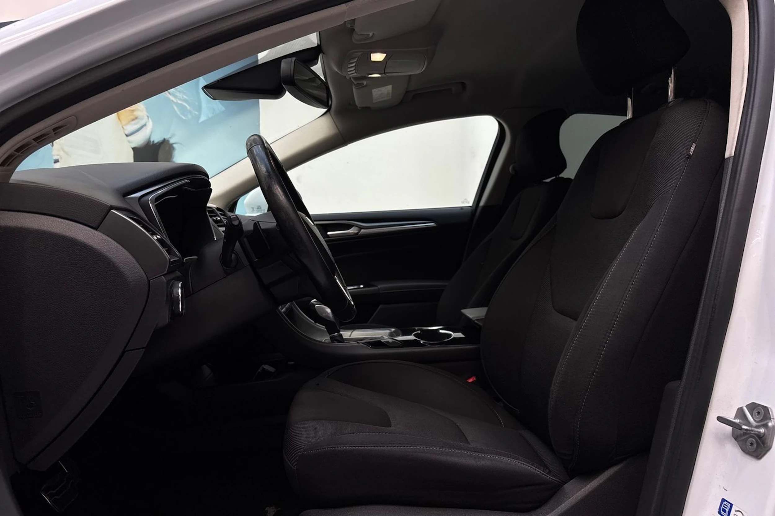 Valkoinen Ford MONDEO 2016 kuva 11.