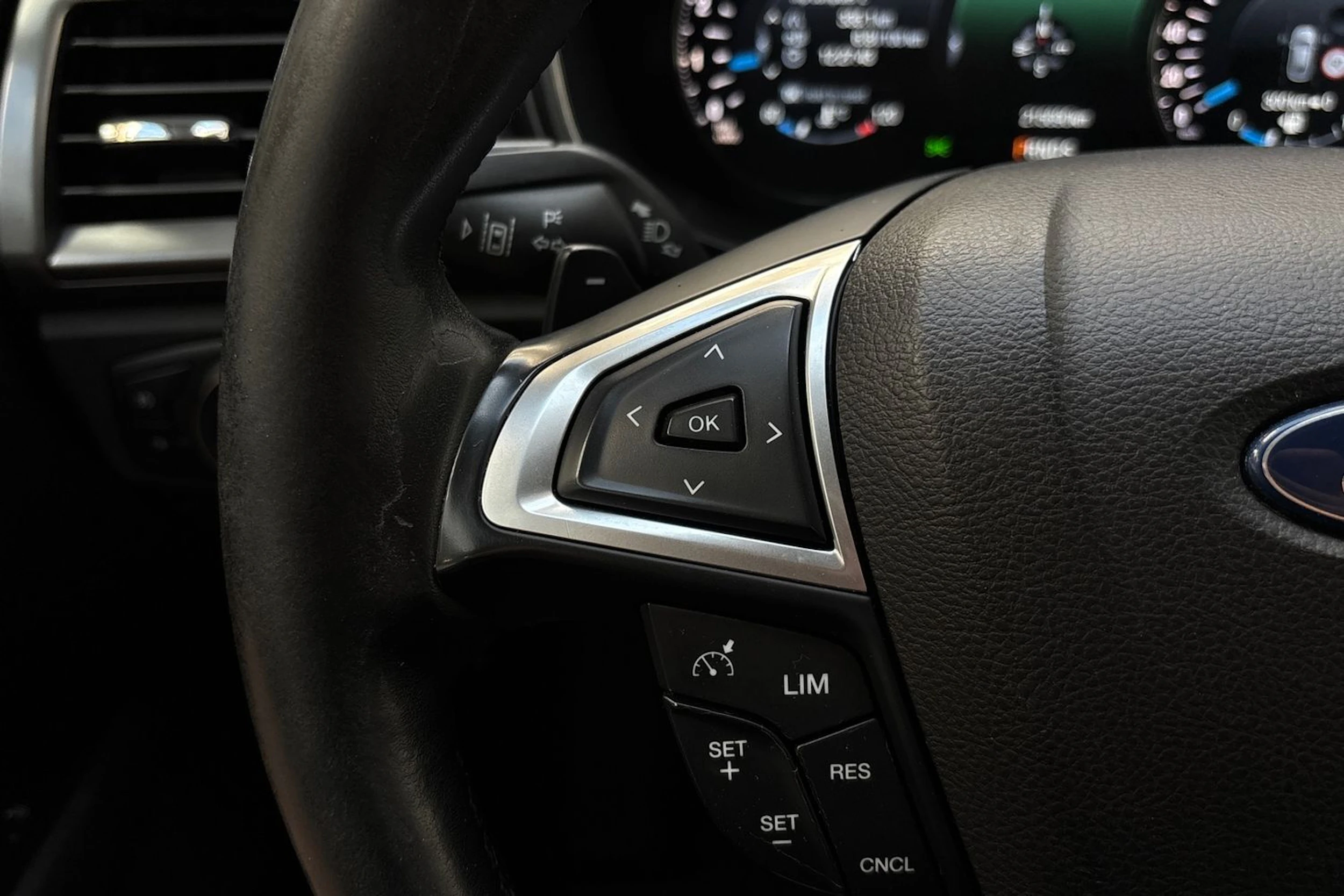Valkoinen Ford MONDEO 2016 kuva 15.