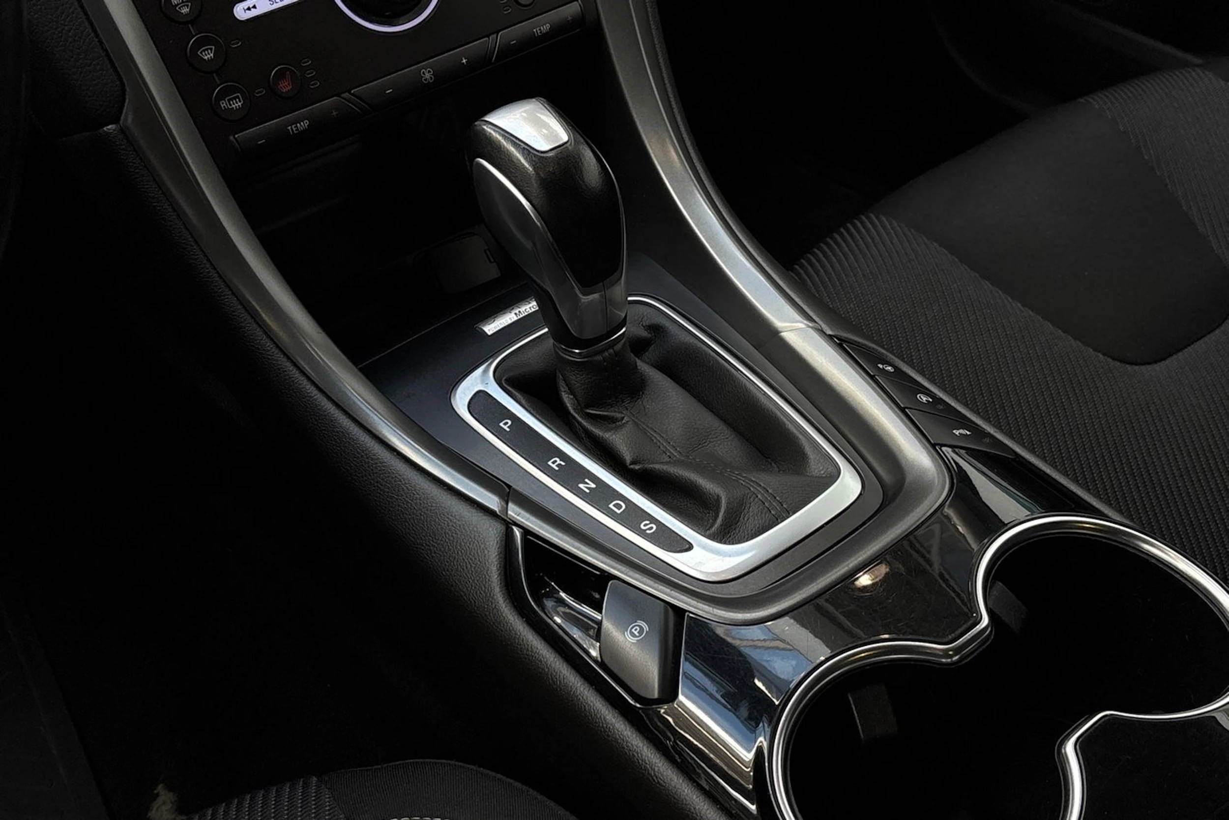 Valkoinen Ford MONDEO 2016 kuva 25.