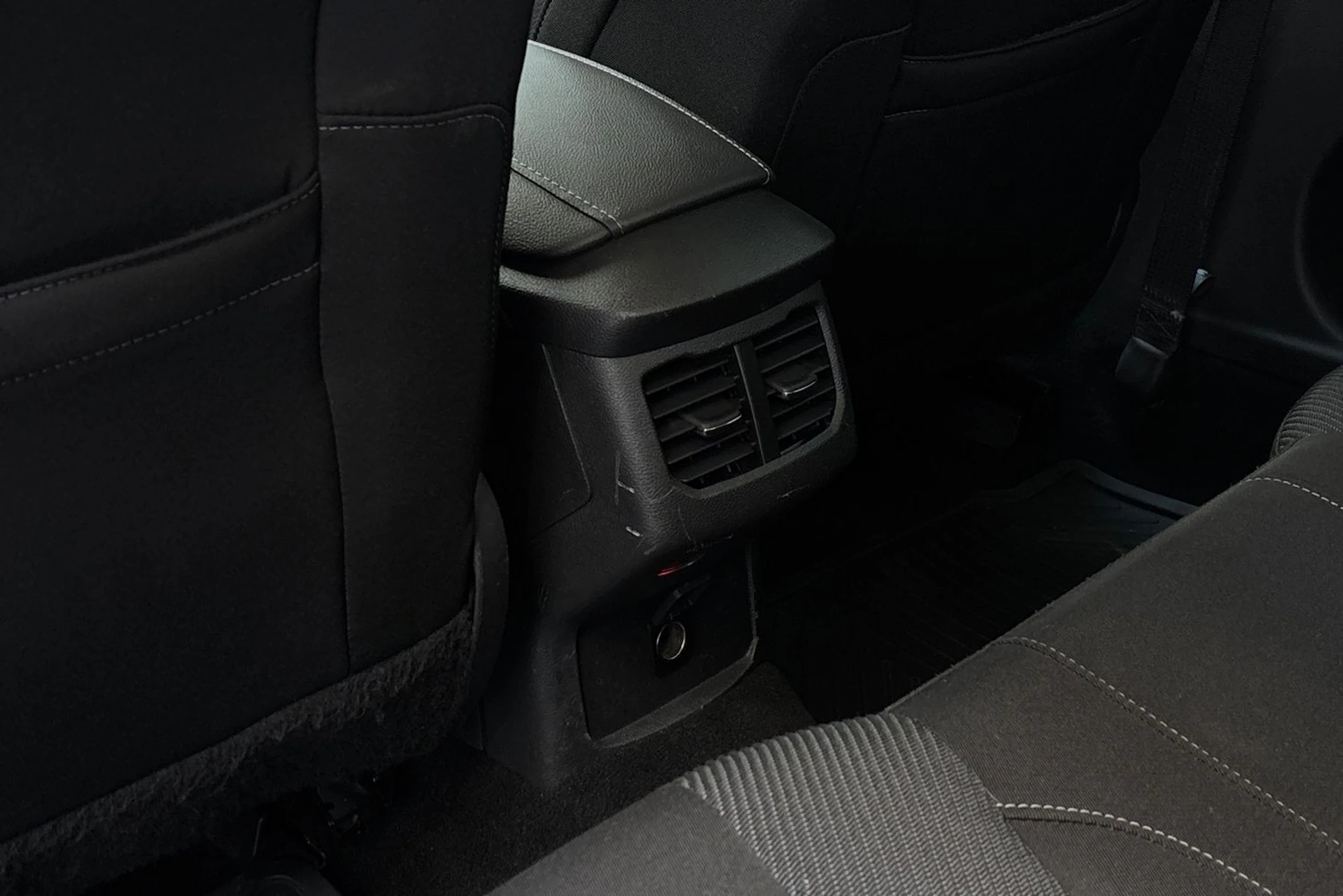 Valkoinen Ford MONDEO 2016 kuva 26.