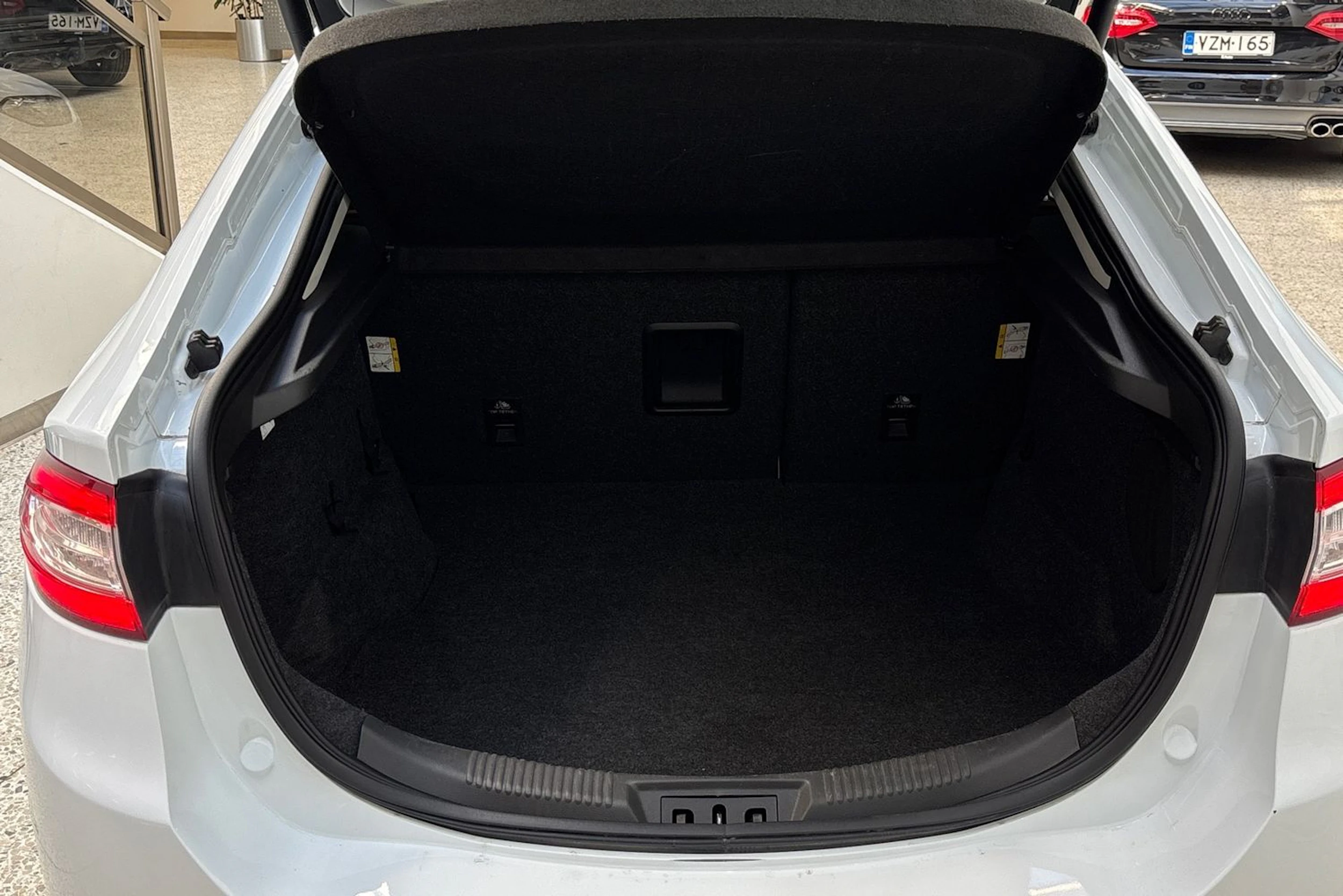 Valkoinen Ford MONDEO 2016 kuva 27.