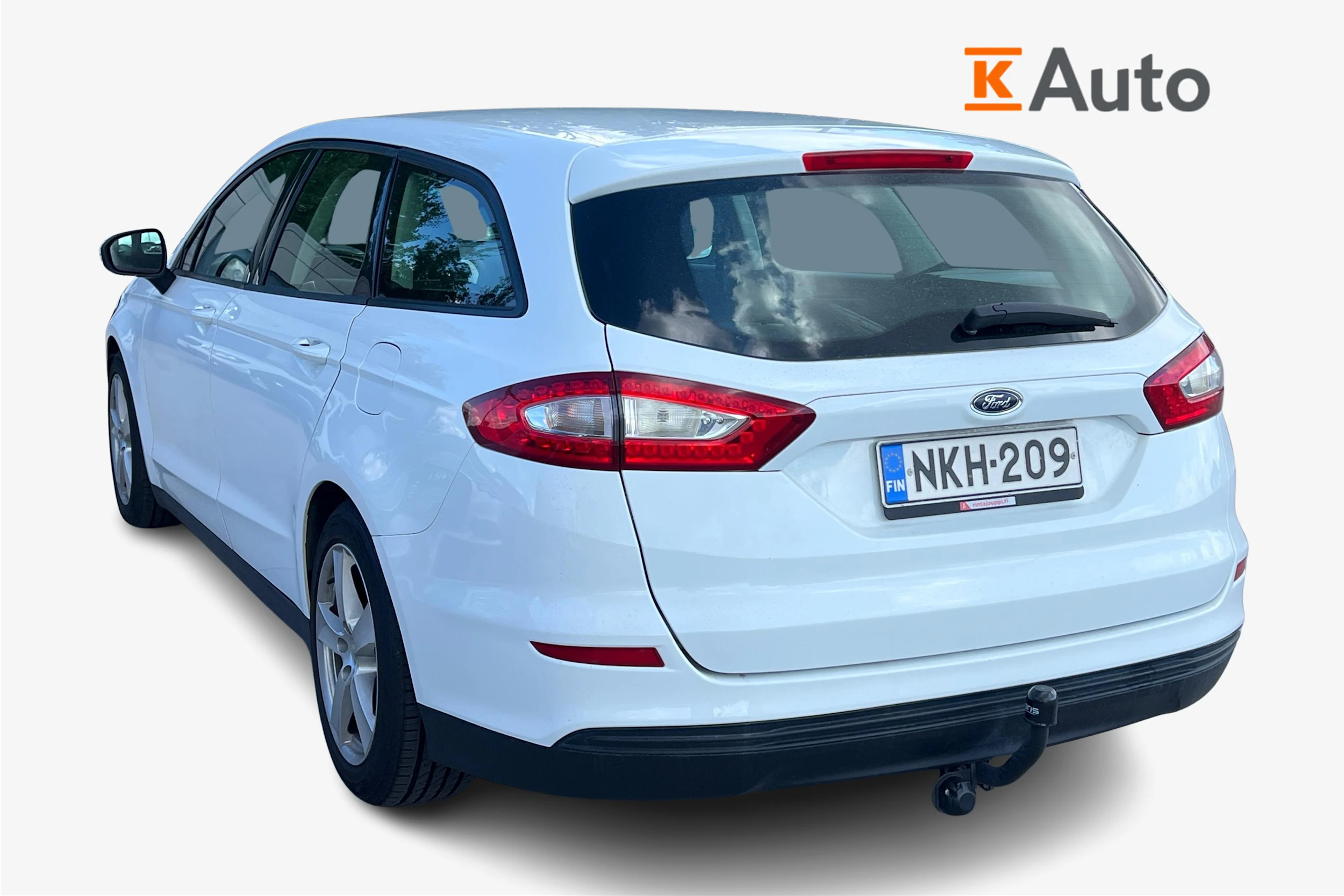 valkoinen Ford Mondeo 2016 kuva 2.