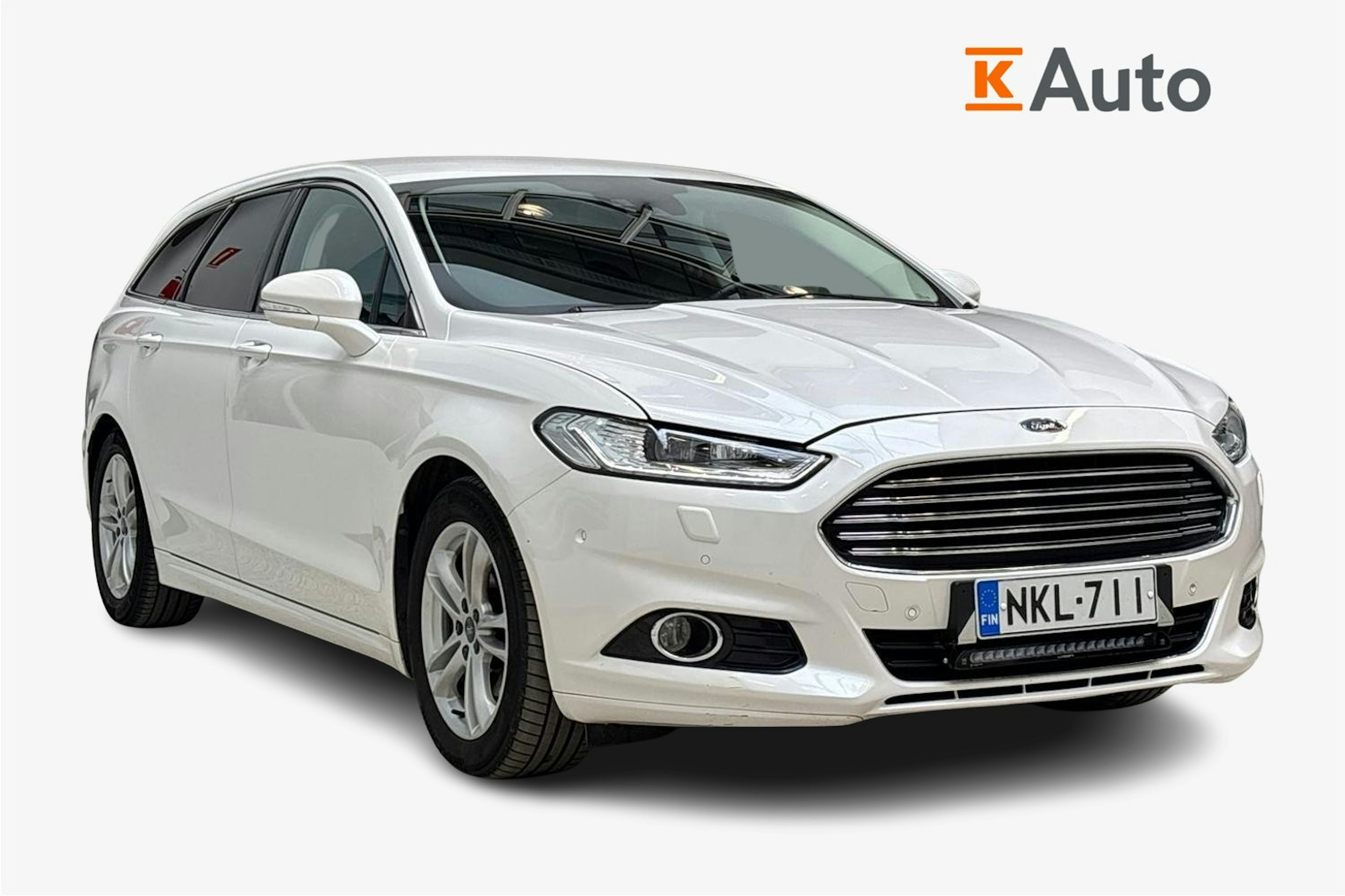 valkoinen Ford Mondeo 2016 kuva 1.