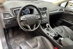 valkoinen Ford Mondeo 2016 kuva 7.