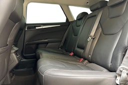 valkoinen Ford Mondeo 2016 kuva 10.
